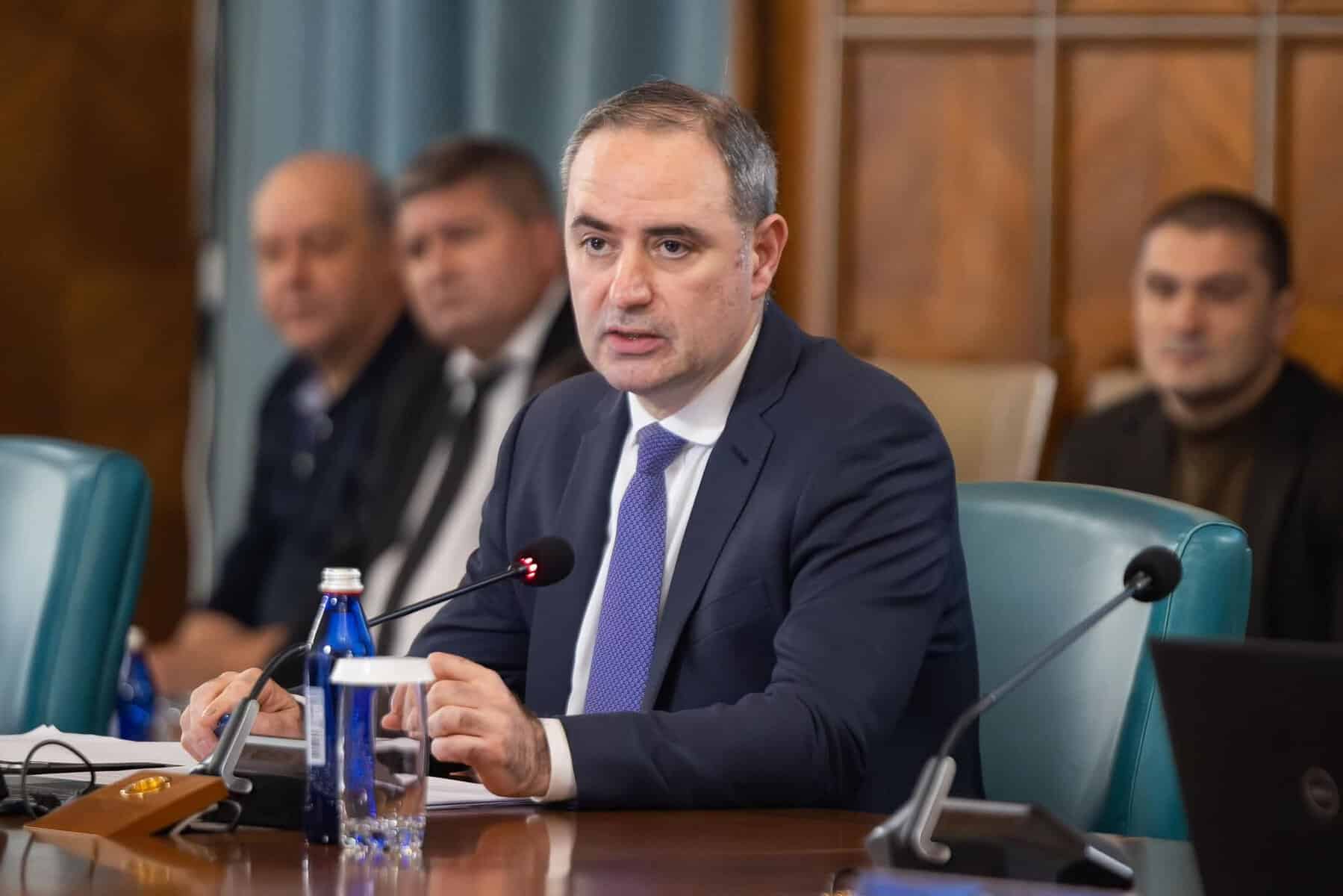Economia României, semnale de revenire: PIB-ul scade doar 0,4%