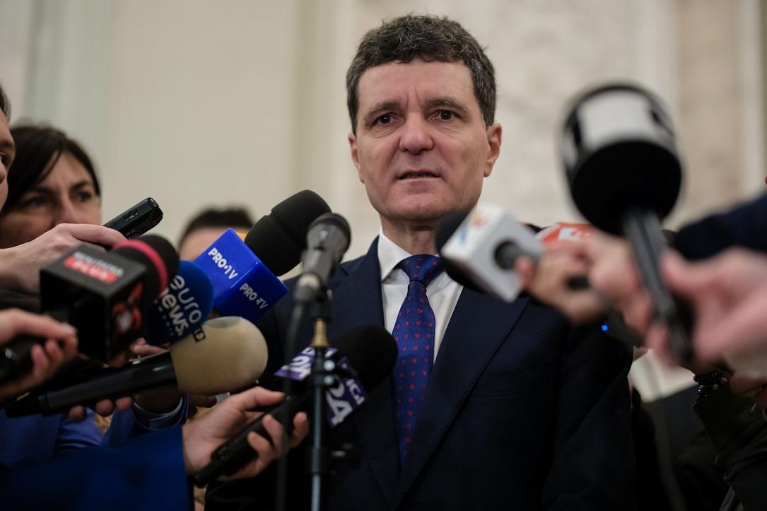 Președintele Iohannis duce Legea Decarbonizării la Curtea Constituțională