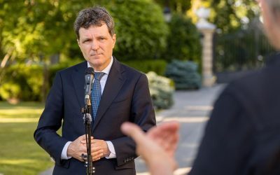 Președintele Iohannis semnează legile PNRR și acordul SAFE