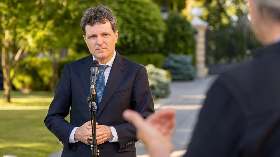 Președintele Iohannis semnează legile PNRR și acordul SAFE