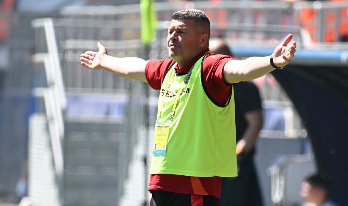 Oprița rupe tăcerea: Steaua rămâne antrenor, dar scandalul e mare