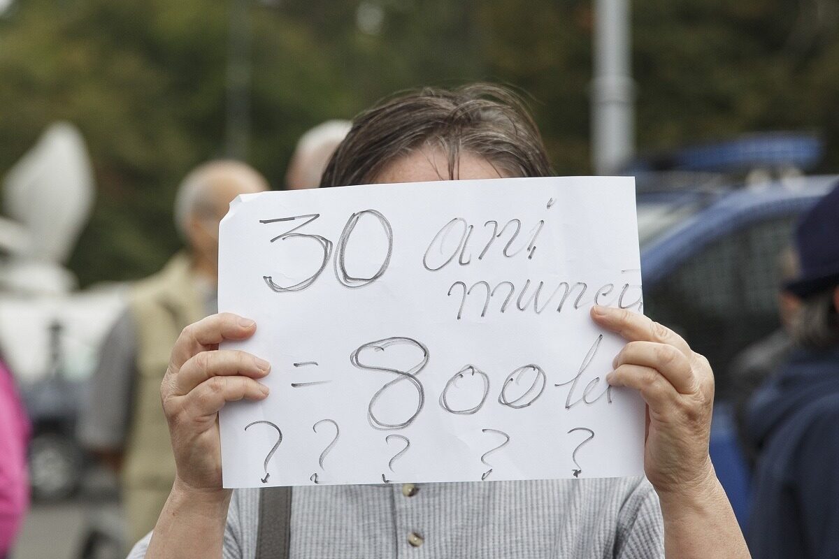 România, la pensie la 50 de ani: Italienii uimiți de generația record