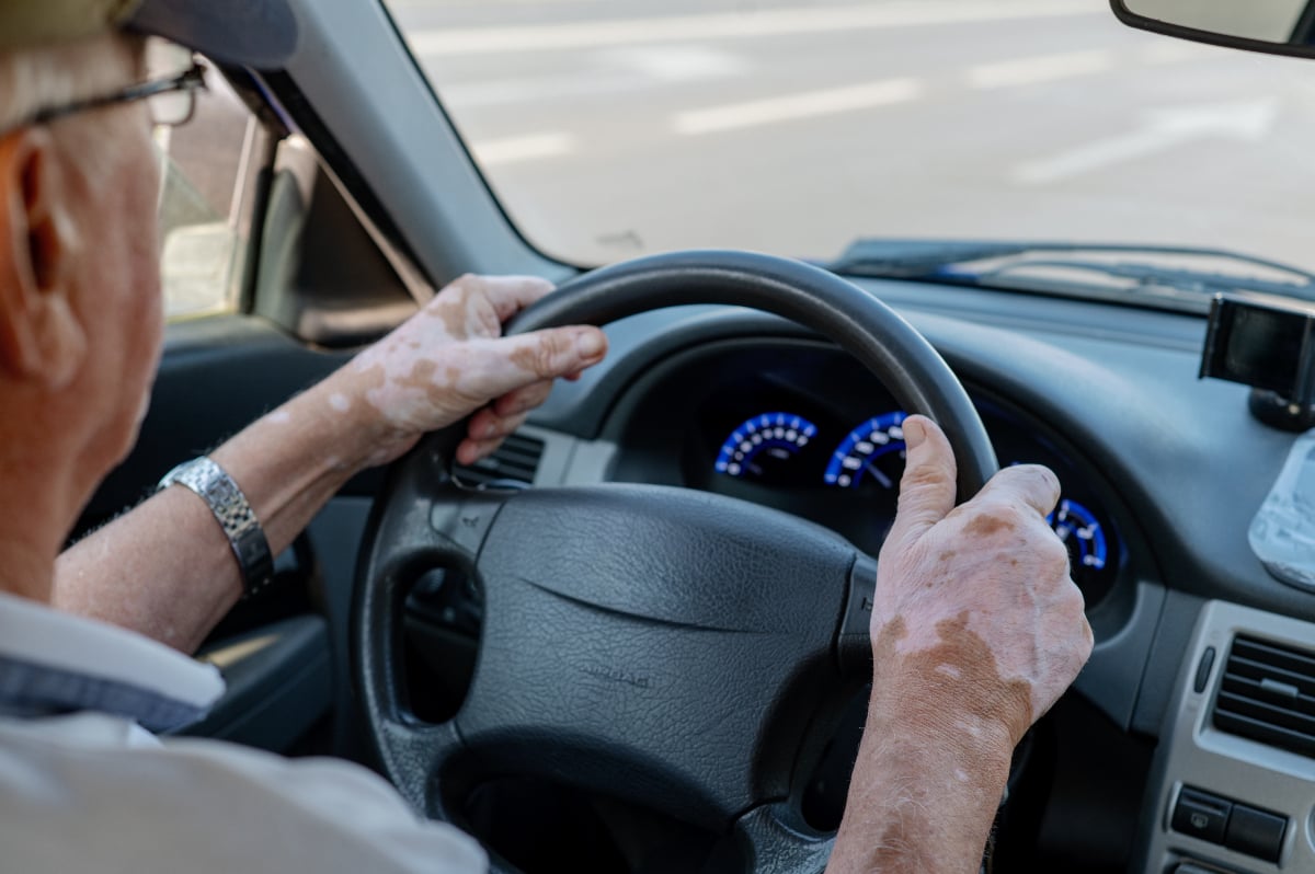 Pensionar italian a intrat cu mașina în bicicliști după ce s-a certat