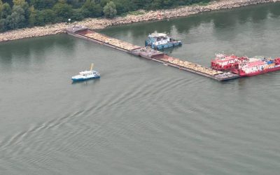 Dunărea, pericol mocnit. Barjele scufundate, gata să fie mutate