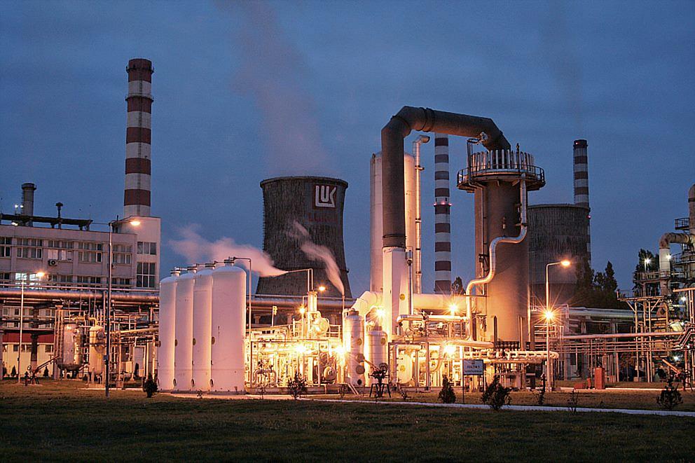 Lukoil România intră în insolvență: Urmează protecția activității și angajaților