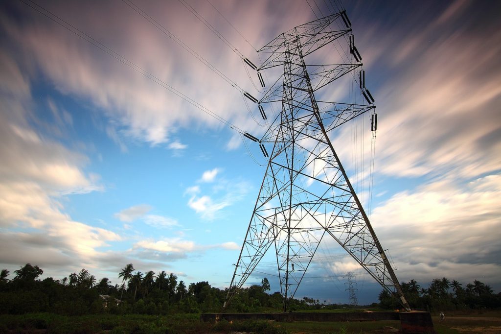 Bolojan: Consumul de energie seara, în scădere cu 300 MW