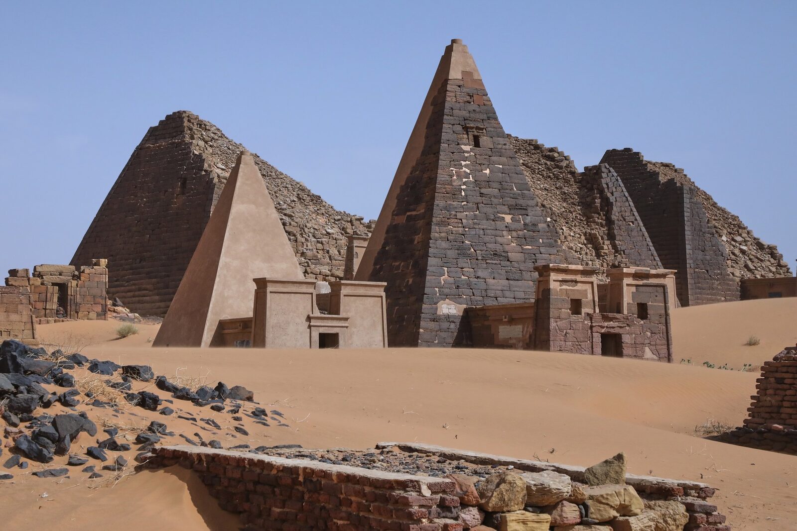 Meroe, comori UNESCO, încolțite de nisip și război în Sudan