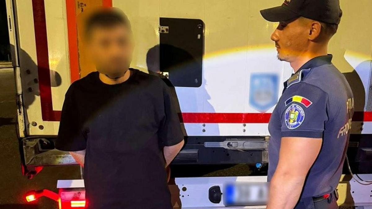 Turc, prins la graniță, ascuns printre bare de aluminiu. Cum a ajuns acolo