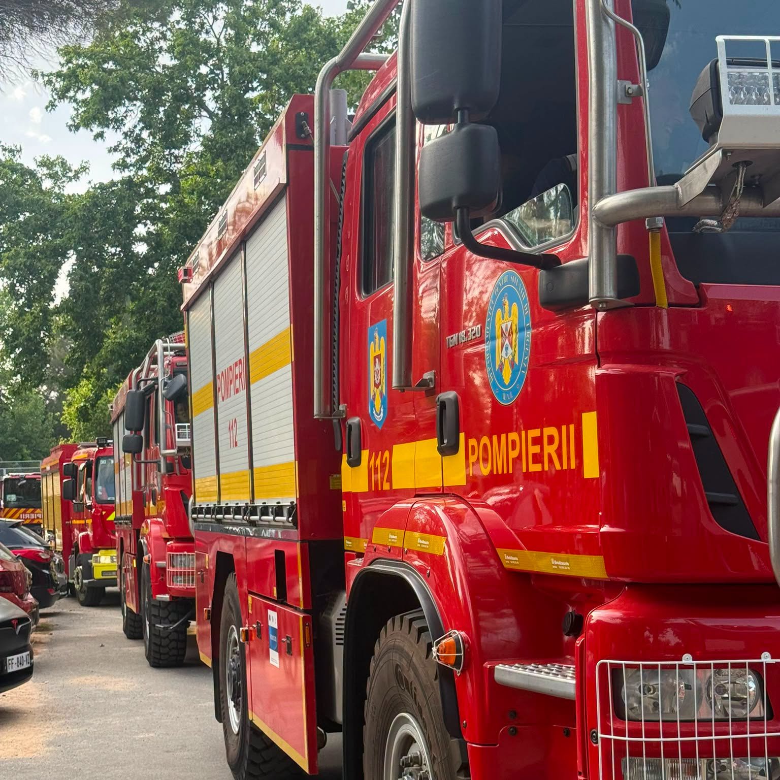 Incendiu puternic în Arad, după o explozie pe Calea Victoriei