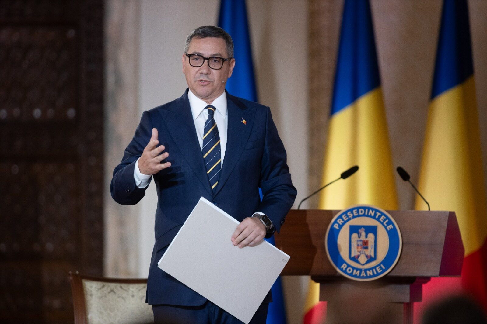 Ponta: De ce miniștrii USR sunt tratați ca niște slugi ignorante