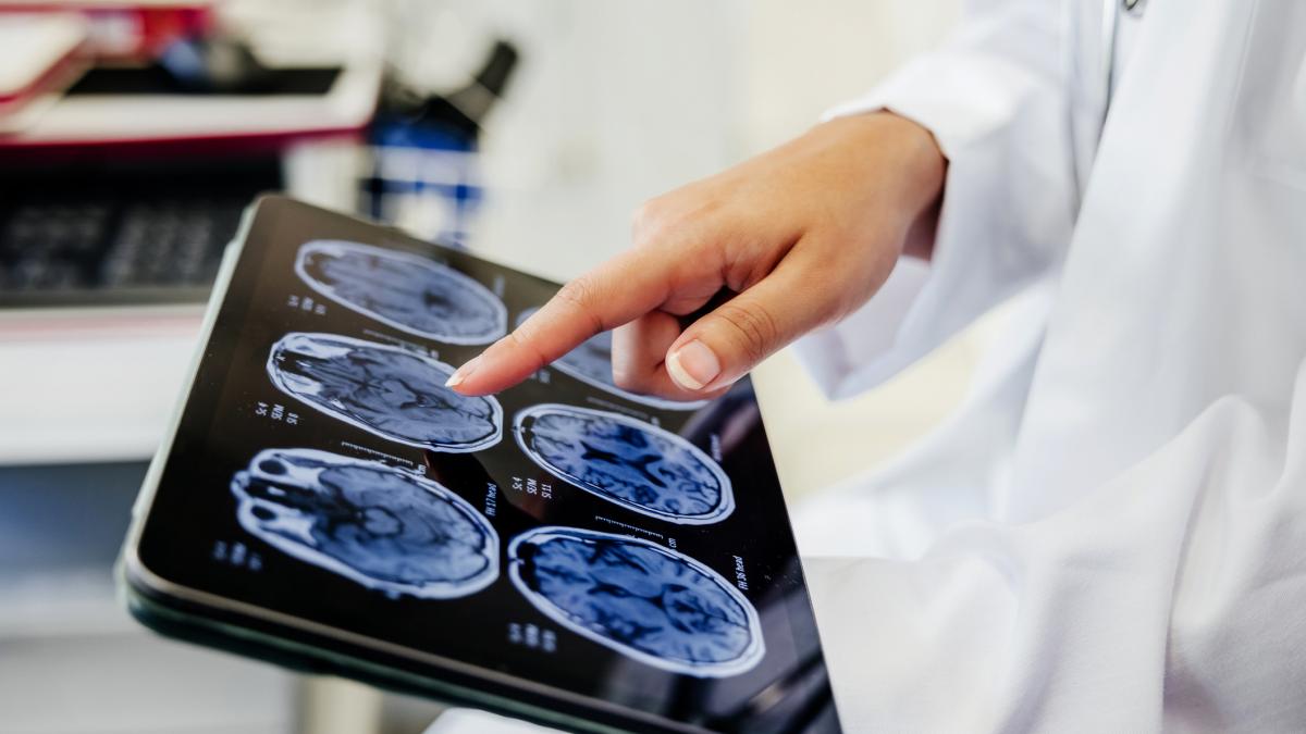 IA în premieră: Neurochirurgii din Londra au operat creierul cu ajutorul inteligenței artificiale