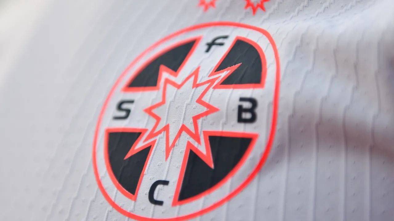 FCSB, GOLURI MARI ÎNAINTE DE SEPSI: BACIU, LA CONTROL ÎN ANGLIA