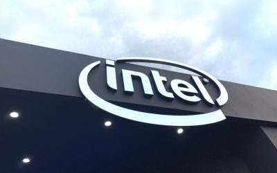 Intel vinde acțiuni de 15 miliarde $ pentru AI. Investitorii furioși