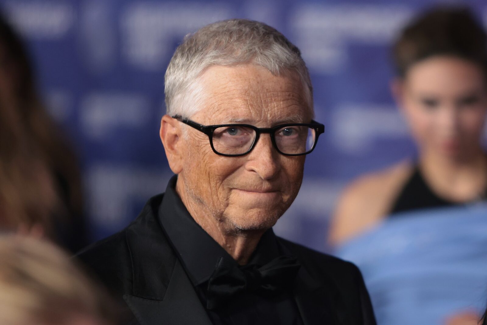 Gates: AI distruge locuri de muncă, guvernele nu sunt pregătite