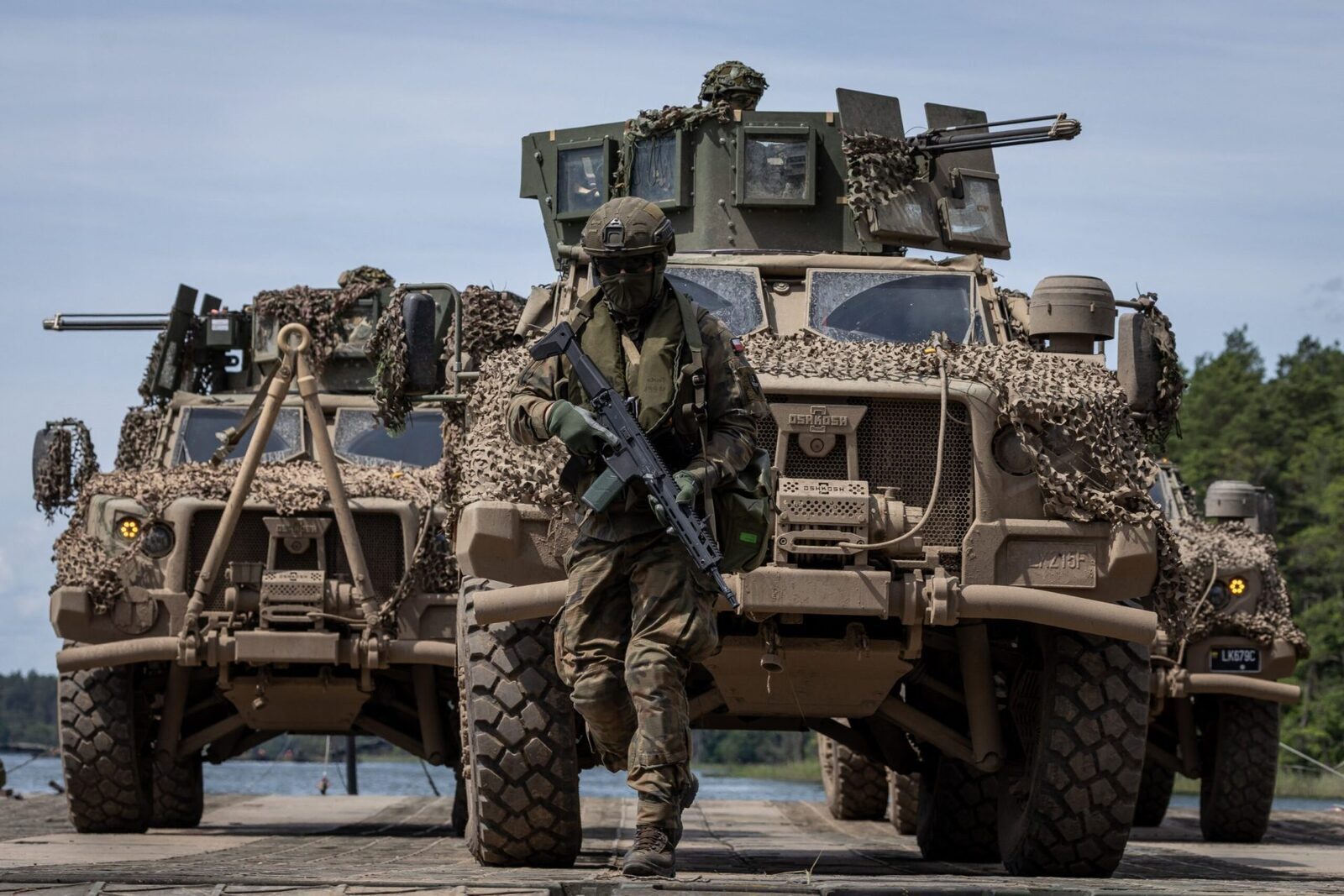 Polonia refuză arme nucleare, dar vrea la masa NATO