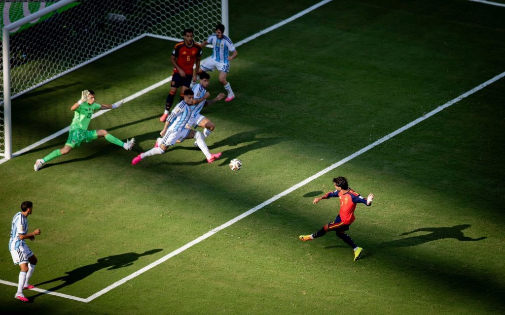 Spaniolii au dat undă seismică la golul lui Torres