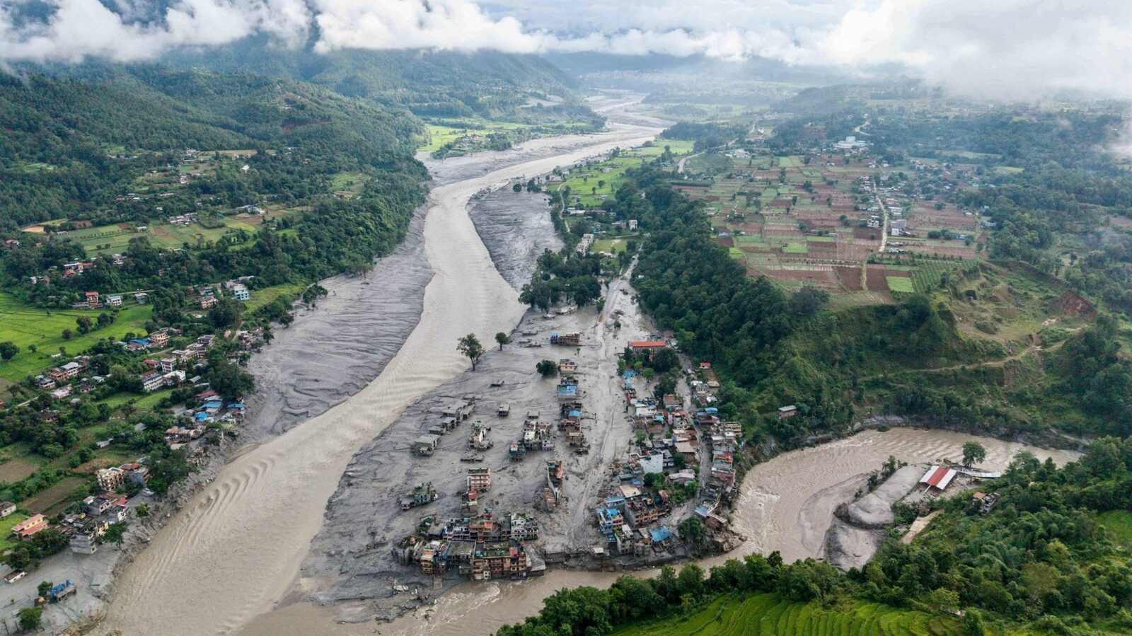 Dezastrul din Nepal și Tibet: Ghețar prăbușit, 165 morți, 1.500 dispăruți