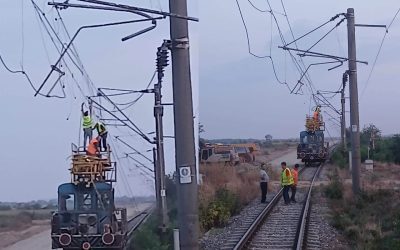 Trenuri blocate în Timiș: Utilaj agricol a rupt firul pe Magistrala 100