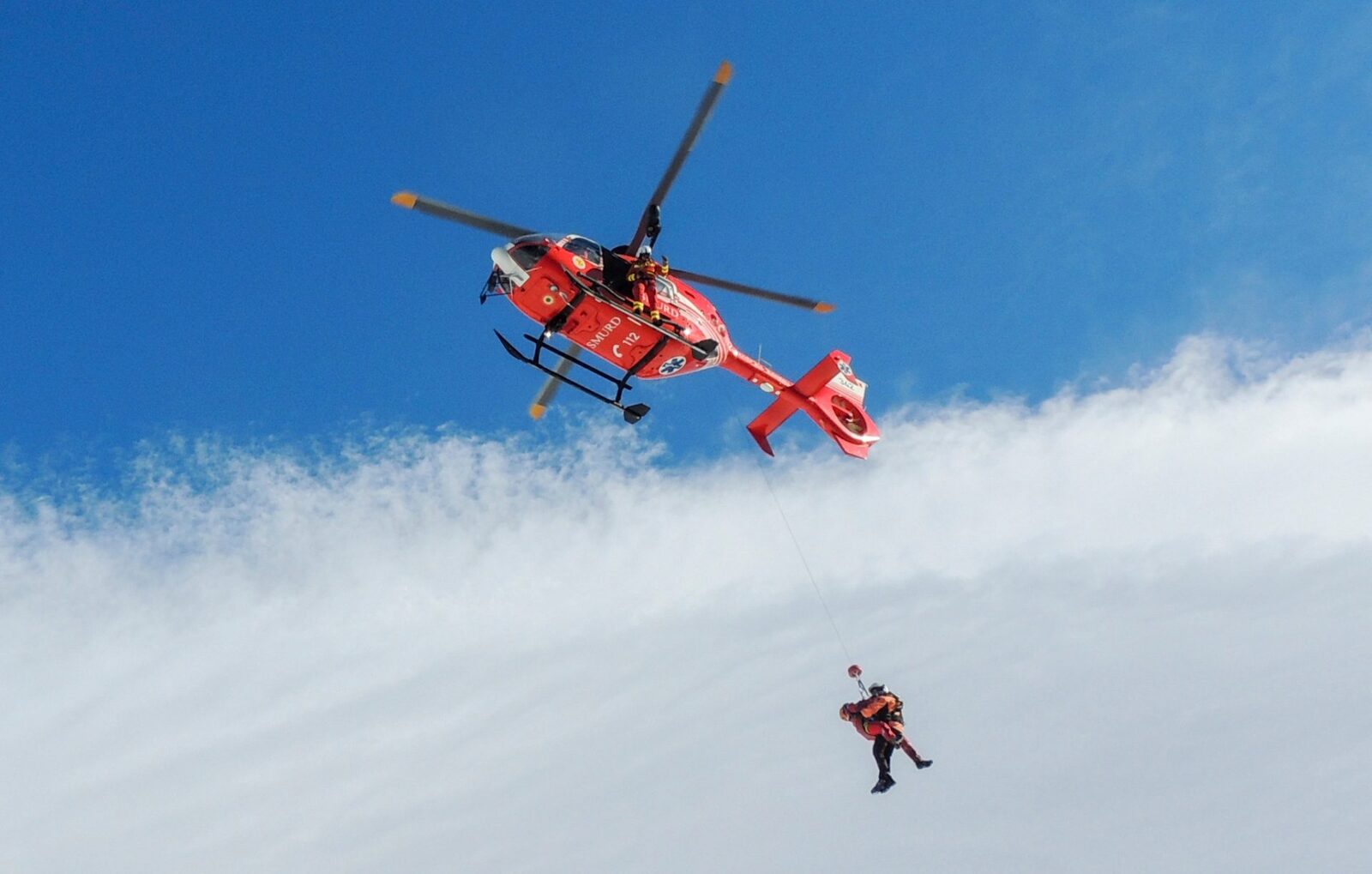 Bucegi: Alpiniști blocați pe Vâlceaua Albei, salvamontiștii intervin