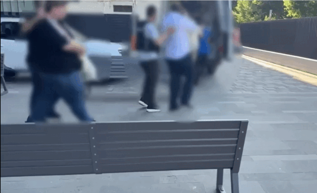 Trei hoți cu fața de „acoperiș” trimiși în judecată