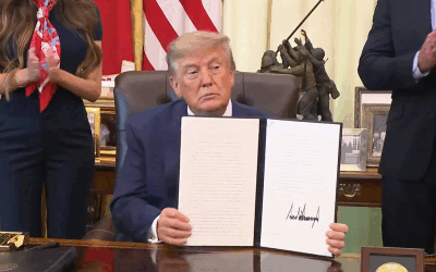 Trump minte: Mai puține vaccinuri, „legătura” falsă cu autismul