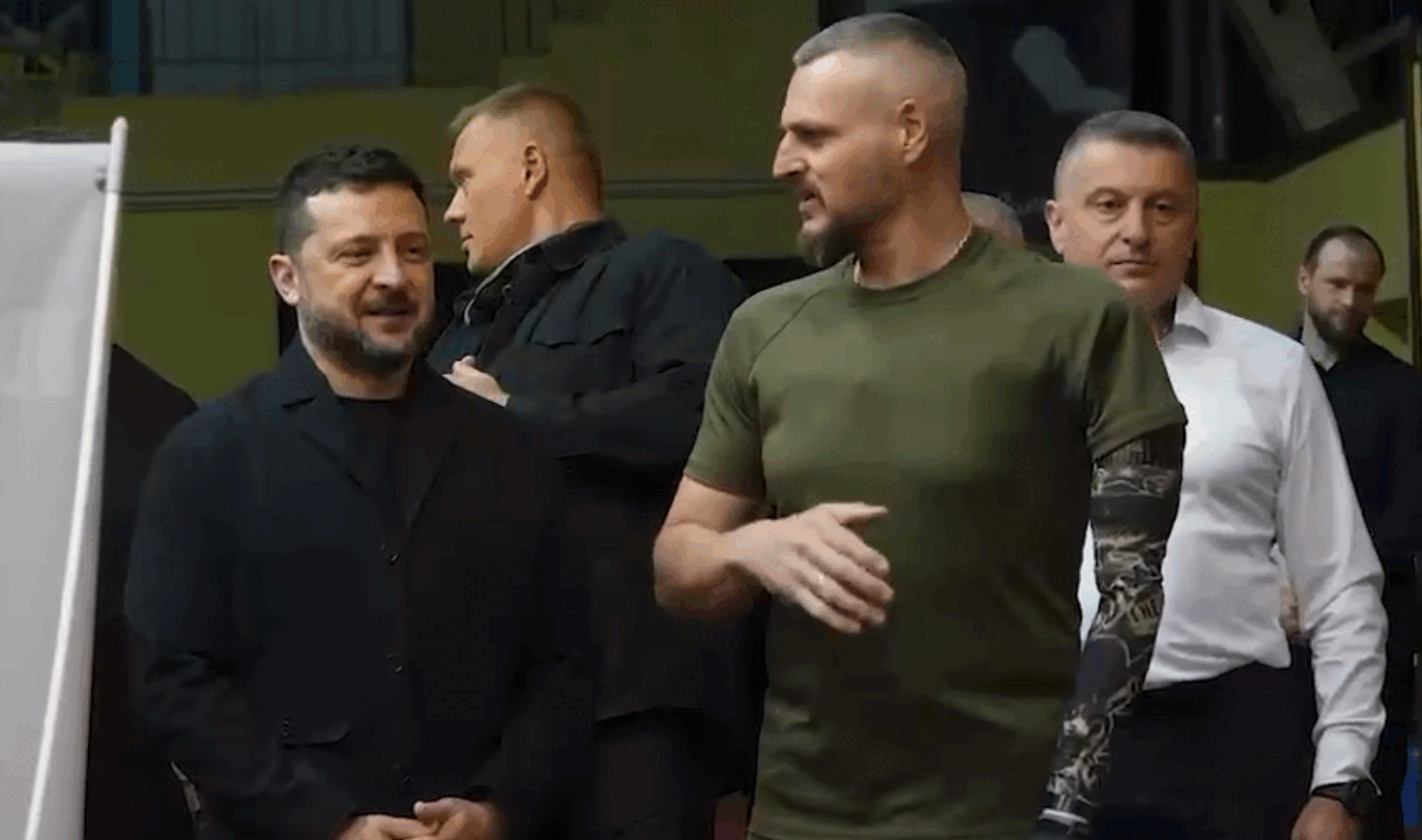 Zelenski în sală: Virale, imagini cu veterani ridicând greutăți