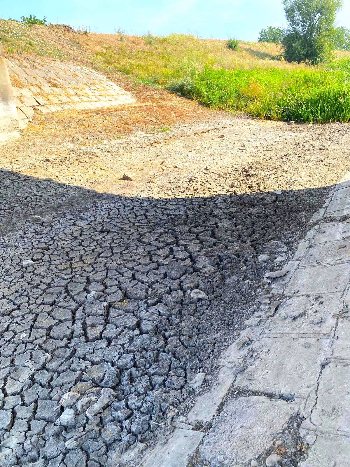 Secetă cruntă în Bihor: 33 de localități sub STOP la apă