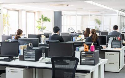 AI: Șefi tech spun mai puțină muncă, angajații dezvăluie realitatea
