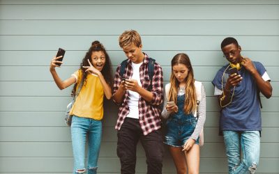 Meta, amendă ULUITOARE! Facebook și Instagram, restricționate pentru adolescenți