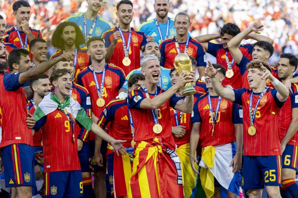 Spania zdrobește Argentina lui Messi în finală. Scandal la Cupa Mondială