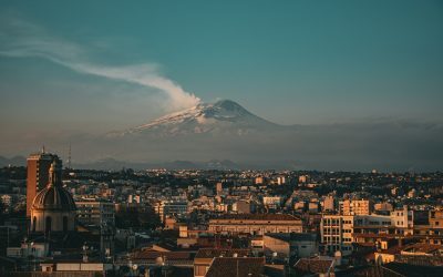 ETNA ERUPTĂ: Aeroportul Catania închis