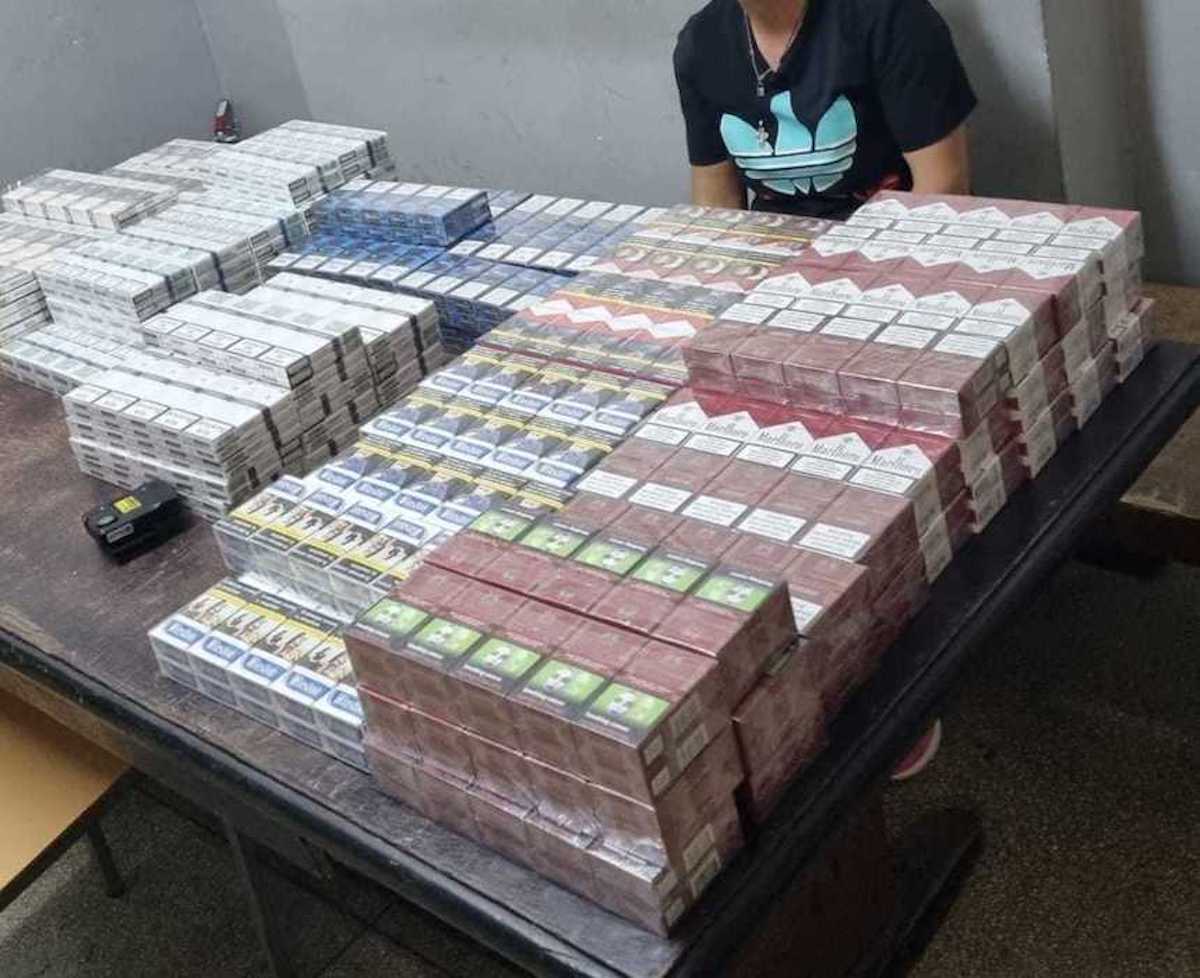 Vameșii au prins peste 3 milioane de țigarete ascunse în pește
