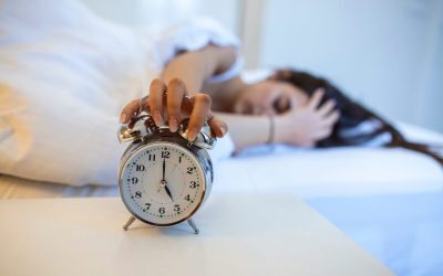 Neurolog: Nu ești mai productiv dacă te trezești la 5 dimineața