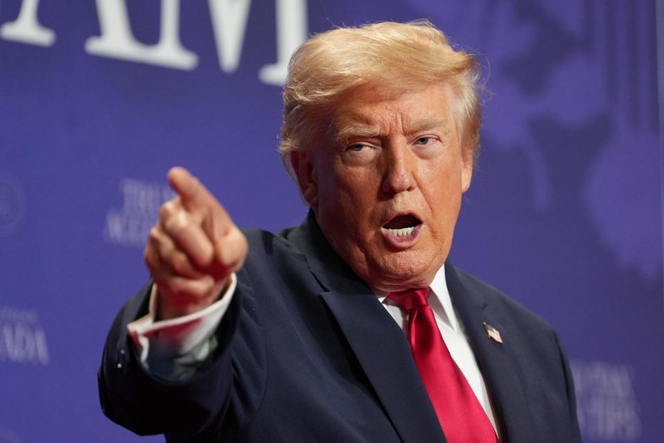 Trump, frizura controversată: „Arată uimitor”