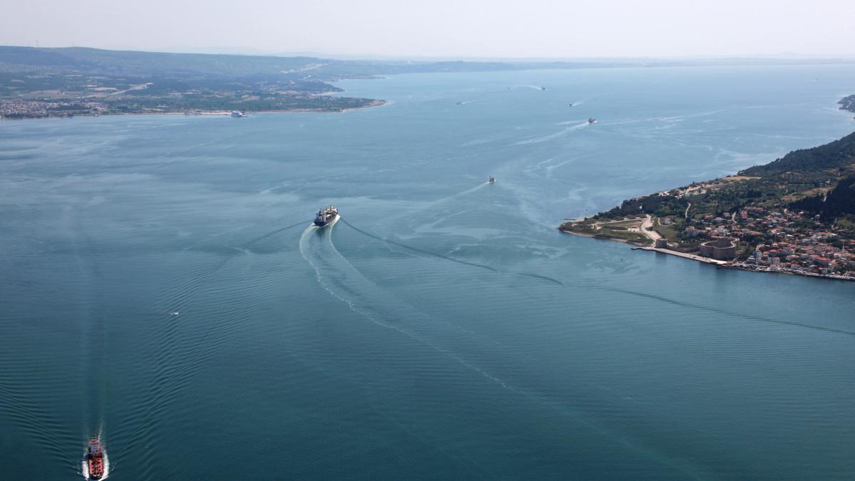 Turcia închide Dardanele din cauza atacurilor din Marea Neagră