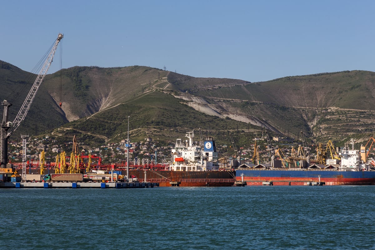 Ucraina renunță la ținta din Marea Neagră, petrolul kazah curge spre România