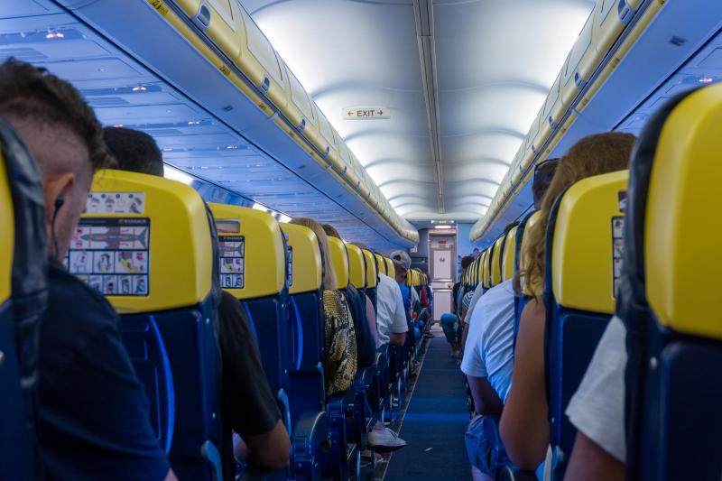 Contracte aeriene complicate: Cine plătește și unde ajung banii