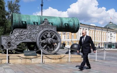 Rusia: August negru. Putin ascunde criza sub preș