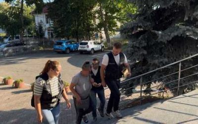 Botoşani: Grozăvie în curte! Concubin ucis, îngropat și femeia plecată la muncă