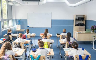 Bolojan: 2,5 mld euro investiții educaționale, gata de noul an școlar