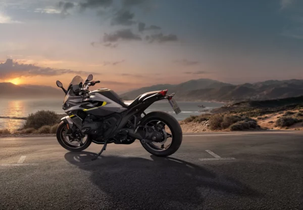 CUPLU PE DOUĂ ROȚI: Renunță la casă pentru 6 motociclete