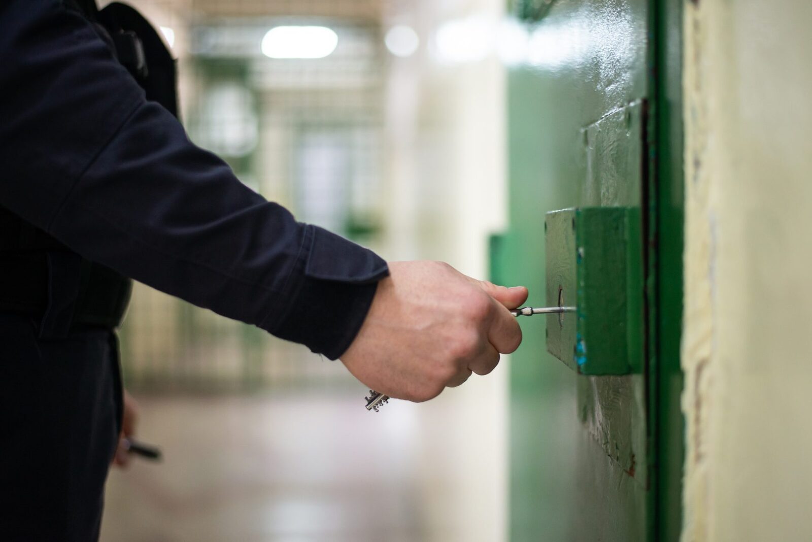 Droguri în închisori: Autorități și studii pentru stoparea consumului