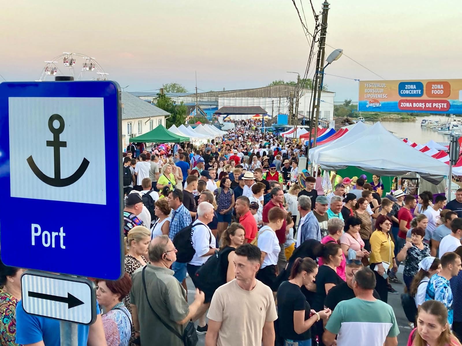Turiști păcăliți de AI la Jurilovca: Festival inexistent, primarul atacă inteligența artificială
