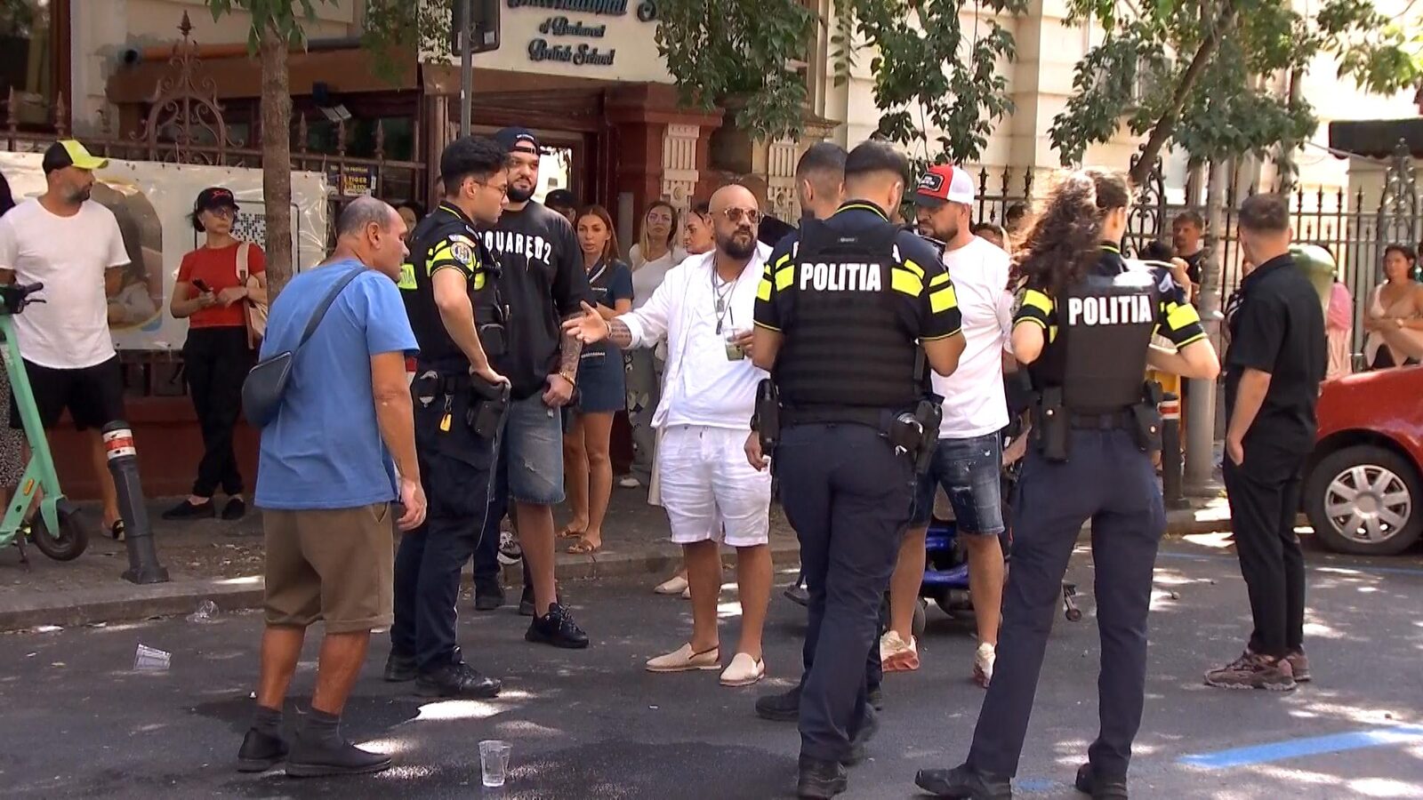 Merdeneaua și croasantul lui Nea Mihai, simbolul luptei anti-gentrificare în Le Monde