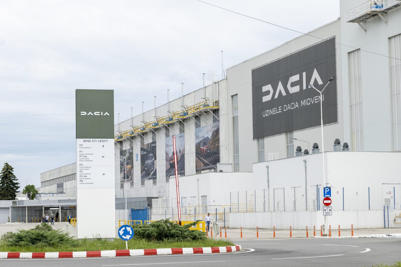 Dacia face centrală solară la Mioveni