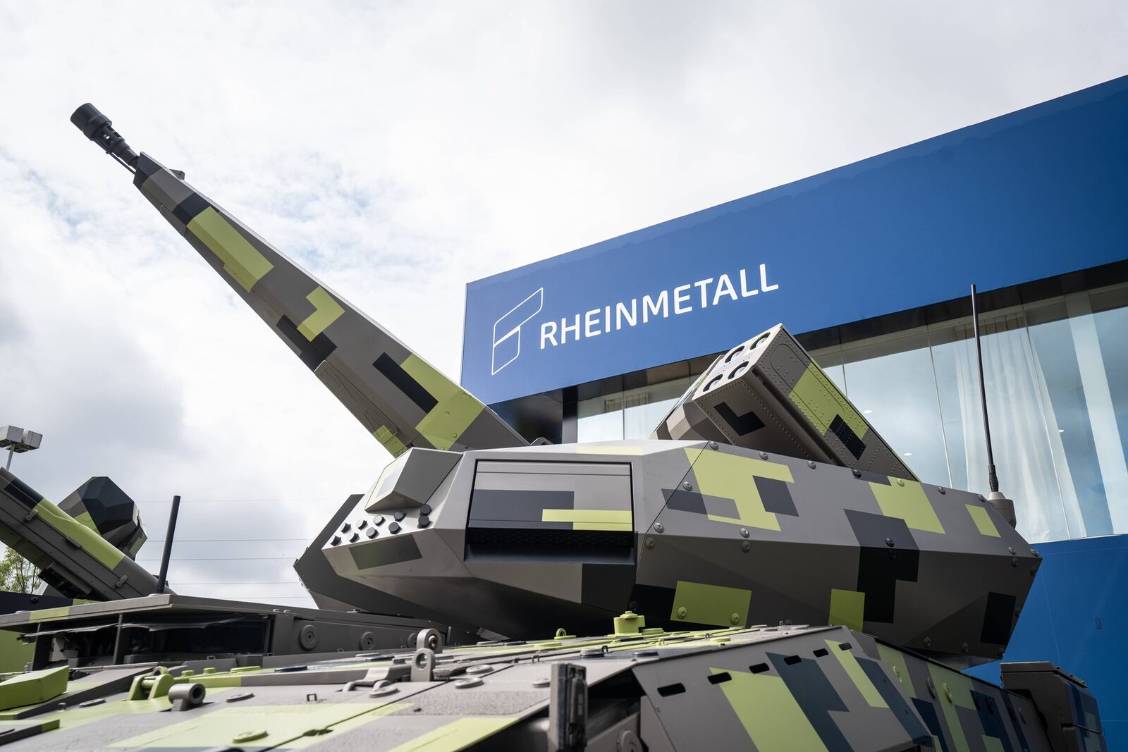 Nicușor Dan: Probleme cu dronele Rheinmetall persistă