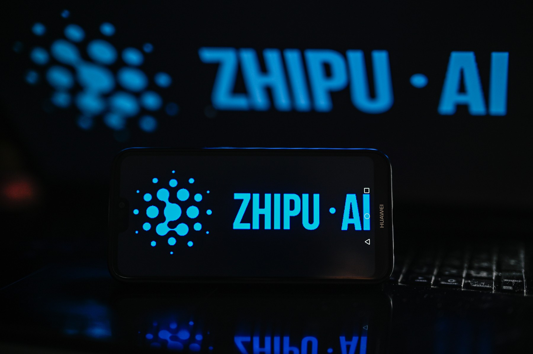 Gigant chinez AI: Venituri x5, model rivalizează cu Mythos