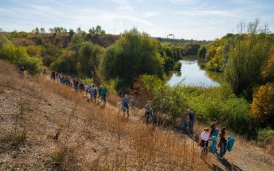 Voluntari au curățat „Dumbrava minunată” din Nordul Bucureștiului