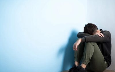Afirmații pozitive în oglindă: Când te vorbesc pe tine, îți fac rău