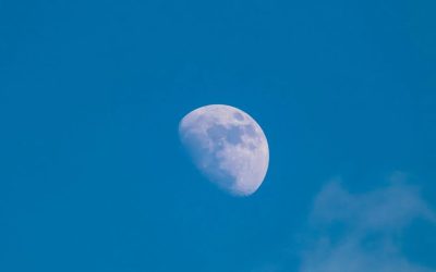 Moonology: Puterea Lunii îți poate schimba viața